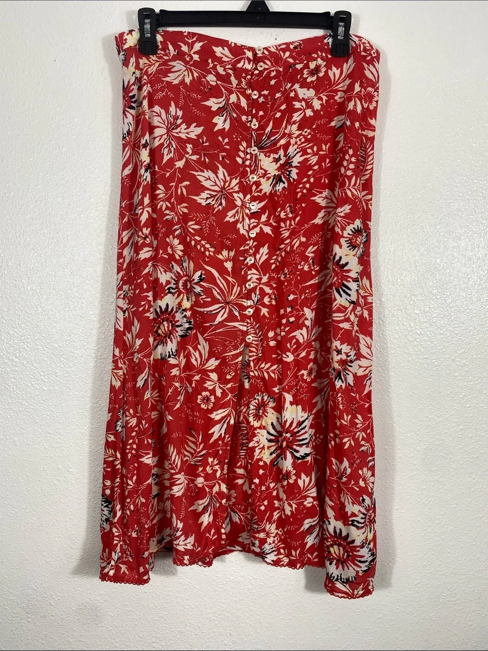 Free People Red Floral Midi Skirt with Front Slit Size L 100 Viscose